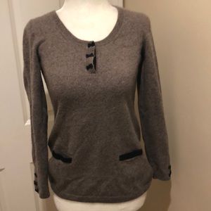 Bloomingdales 💯 % cashmere sweater size M